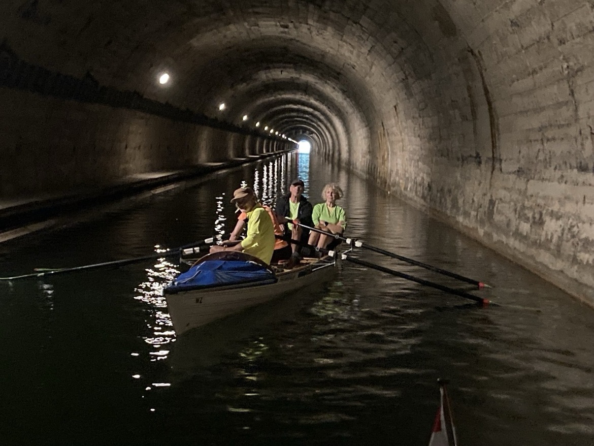 tunnel tunnel